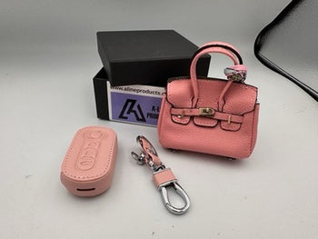 Fiat 500 Pink Keyring Gift Set –  Handbag Style Key Holder (Bag Opens)