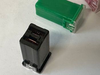 MCASE type 20 30 40 50 60 AMP M case FUSE (25mm deep) Ford & JAP MODELS