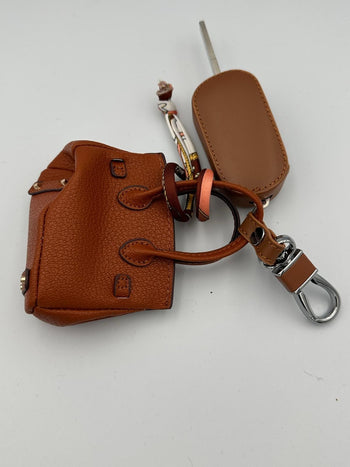 Fiat 500 KEYRING Gift set handbag key holder /bag opens to keep things